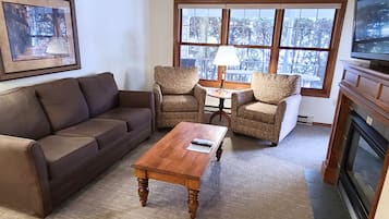 Suite | Area keluarga | Televisi LCD 37-inci dengan saluran TV kabel dan TV