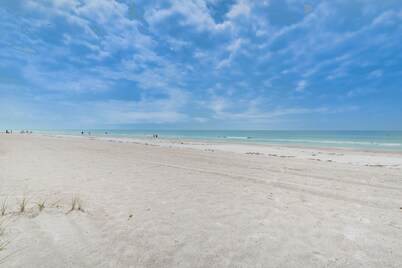  2 PRIVATE BEACH HOMES  REMODELED W/ HEATED POOL 