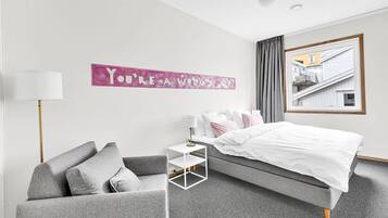 SÀngtillbehör av högsta kvalitet, individuell inredning och unika möbler