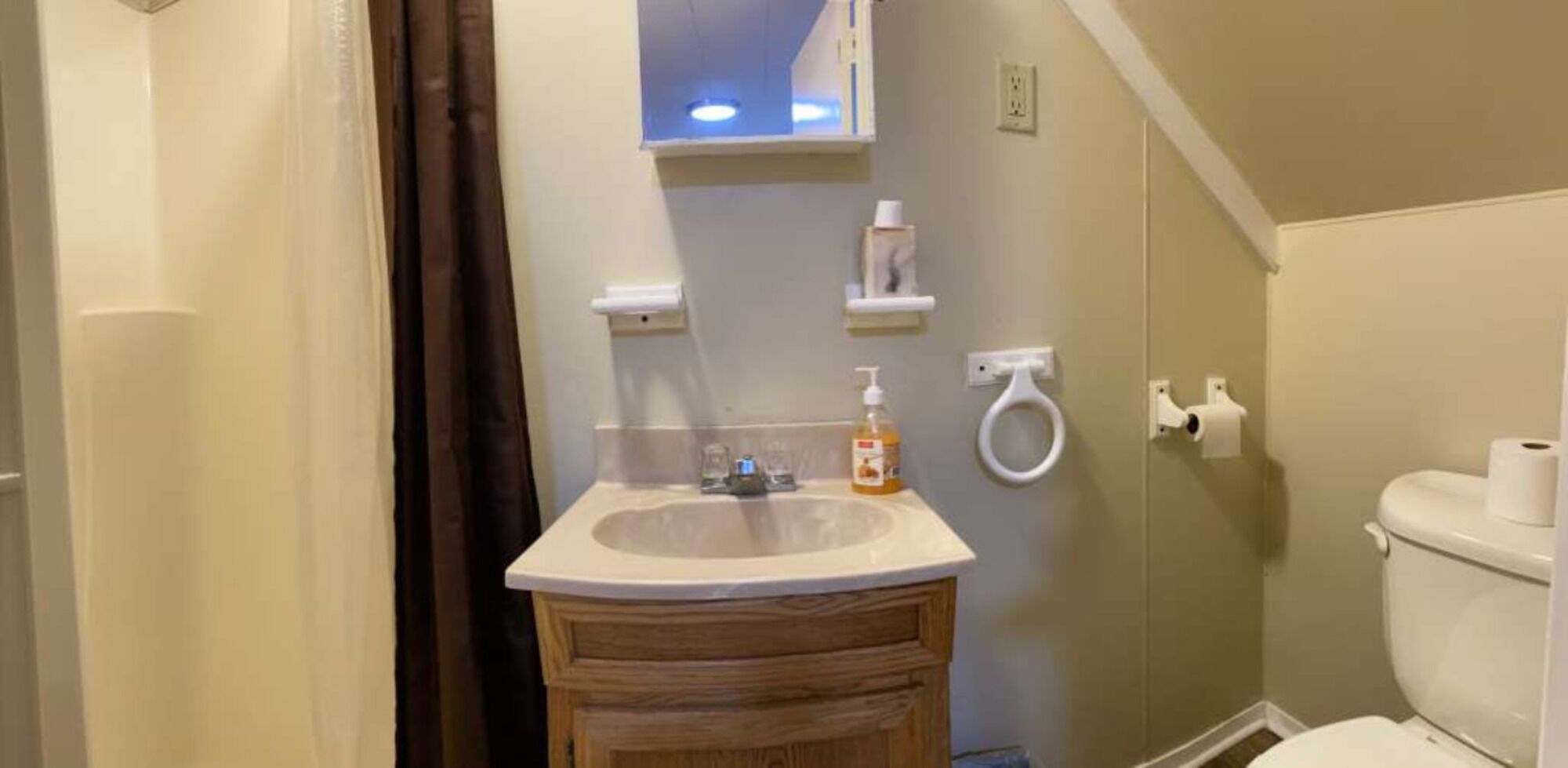 Towels, toilet paper