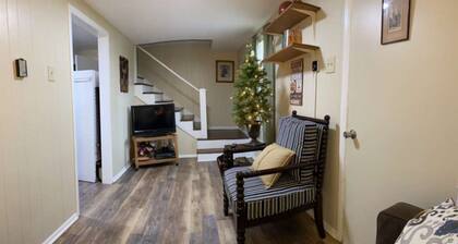 Sportsman Cottage - Raystown Lake Vacation Rentals, Aunt Susie's