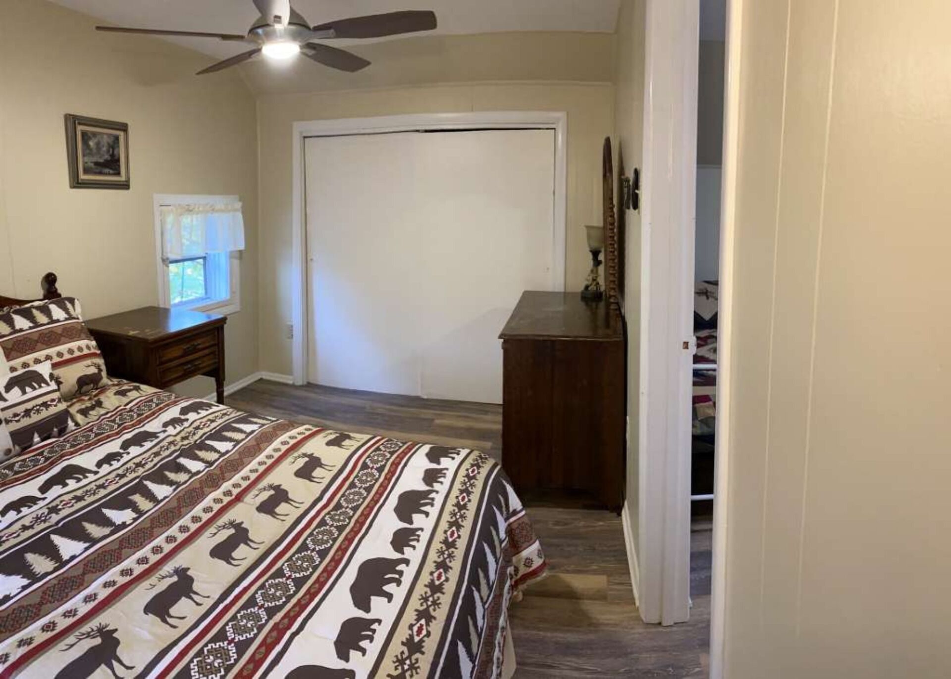 2 bedrooms, WiFi, bed sheets