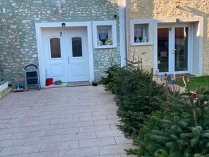 Exterior - Alluring Holiday Home in Escardes With Garden (Escardes)