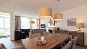 Dining - Welcoming Cottage Near Lake in Colijnsplaat (Colijnsplaat)