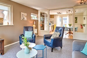 Living room - Modern Apartment in Schoorl Near the Beach (Schoorl)