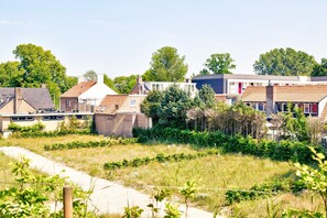 Garden - Modern Apartment in Schoorl Near the Beach (Schoorl)