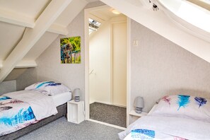 Apartment | 2 bedrooms, bed sheets - Modern Apartment in Schoorl Near the Beach (Schoorl)