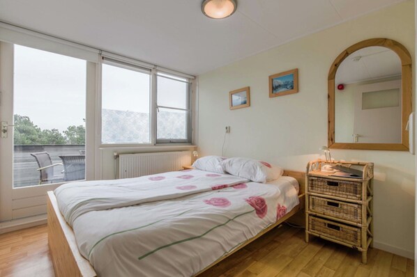 Apartment | 2 bedrooms, individually furnished, bed sheets