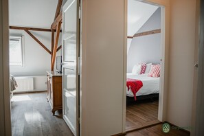 Apartment | 3 bedrooms, individually furnished, iron/ironing board, bed sheets - Vibrant Farmhouse near Forest in Heeze-Leende (Leende)