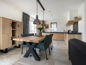 Dining - Spacious Villa With a Sauna, at the Tjeukemeer (Delfstrahuizen)