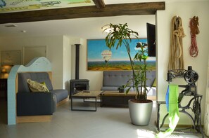 Leilighet | Oppholdsrom | Peis