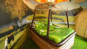 Apartment | 5 bedrooms, individually furnished, bed sheets