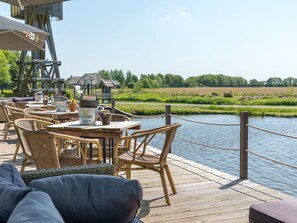 House | Dining - Countryside Group Getaway (Paasloo)