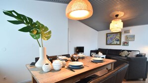 Dining - Uniquely Located Apartment With a Sea View Near the North Sea (Bergen aan Zee)