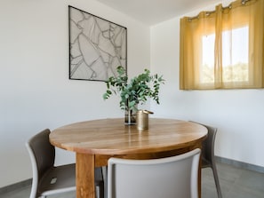 Dining - Secluded Holiday Home in Azillanet With Private Pool (Azillanet)