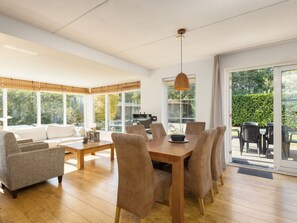 House | Tempat makan