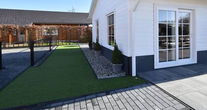 Premium Chalet in Sint Annaland With Garden