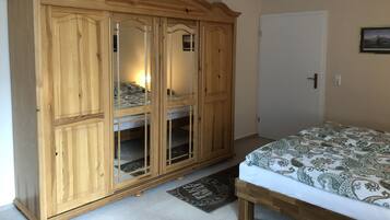 2 bedrooms, iron/ironing board, travel crib, free WiFi