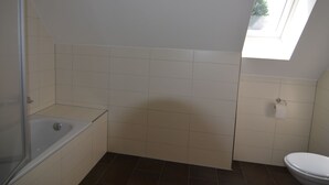 Bathroom - Spacious Apartment in Niederlandenbeck With Sauna (Eslohe)
