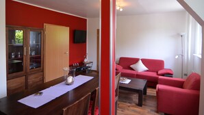 Dining - Spacious Apartment in Niederlandenbeck With Sauna (Eslohe)