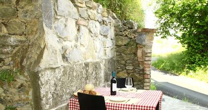 Traditional Cottage With Terrace, Garden Furniture, Barbecue