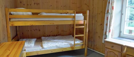 Hus | 7 sovrum och unika möbler