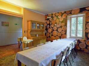 House | Dining - Spacious Family Home, Sosoye (Anhée)