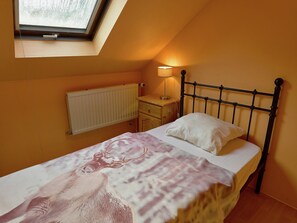 House | 7 bedrooms, individually furnished - Spacious Family Home, Sosoye (Anhée)