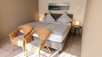 Apartment | 2 bedrooms, individually furnished, bed sheets