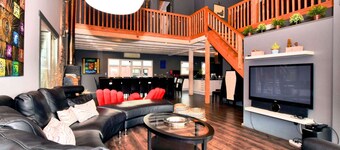 Beautiful Villa with Heated Outdoor Pool, Sauna, Hot Tub in Forest