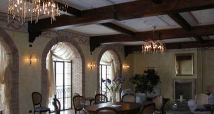 Mansion in Nizza Monferrato With Pool & Views