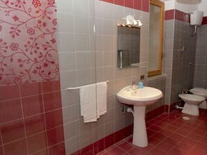Apartment | Badezimmer | Dusche
