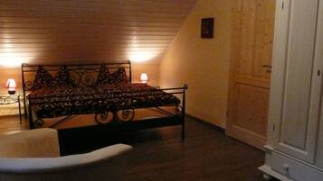 Ferienhaus | 2 Schlafzimmer, individuell eingerichtet, Bettwäsche