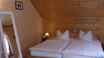 House | 3 bedrooms, individually furnished, bed sheets
