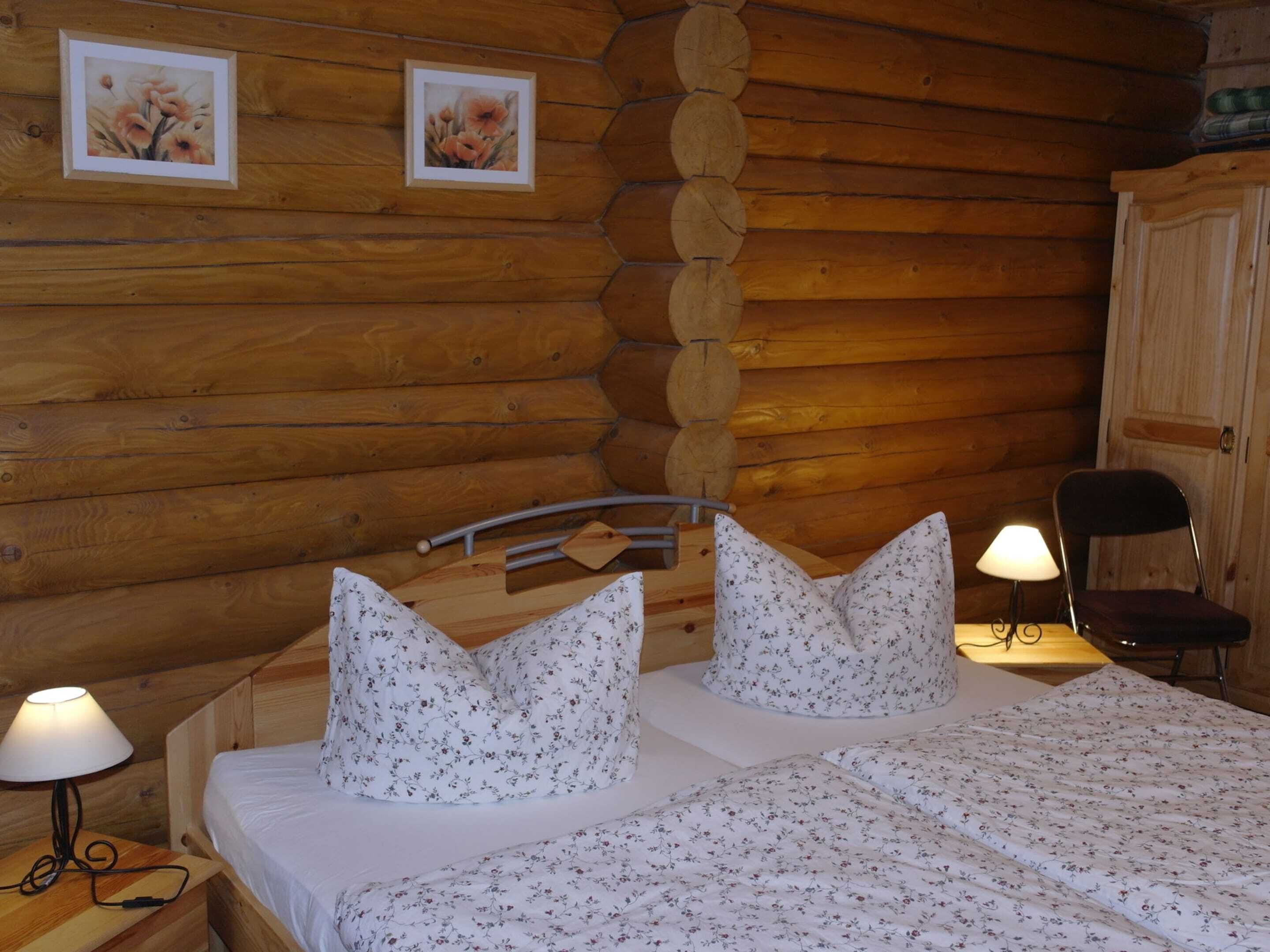 House | 3 bedrooms, individually furnished, bed sheets