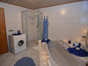 Ferienhaus | Badezimmer | Dusche