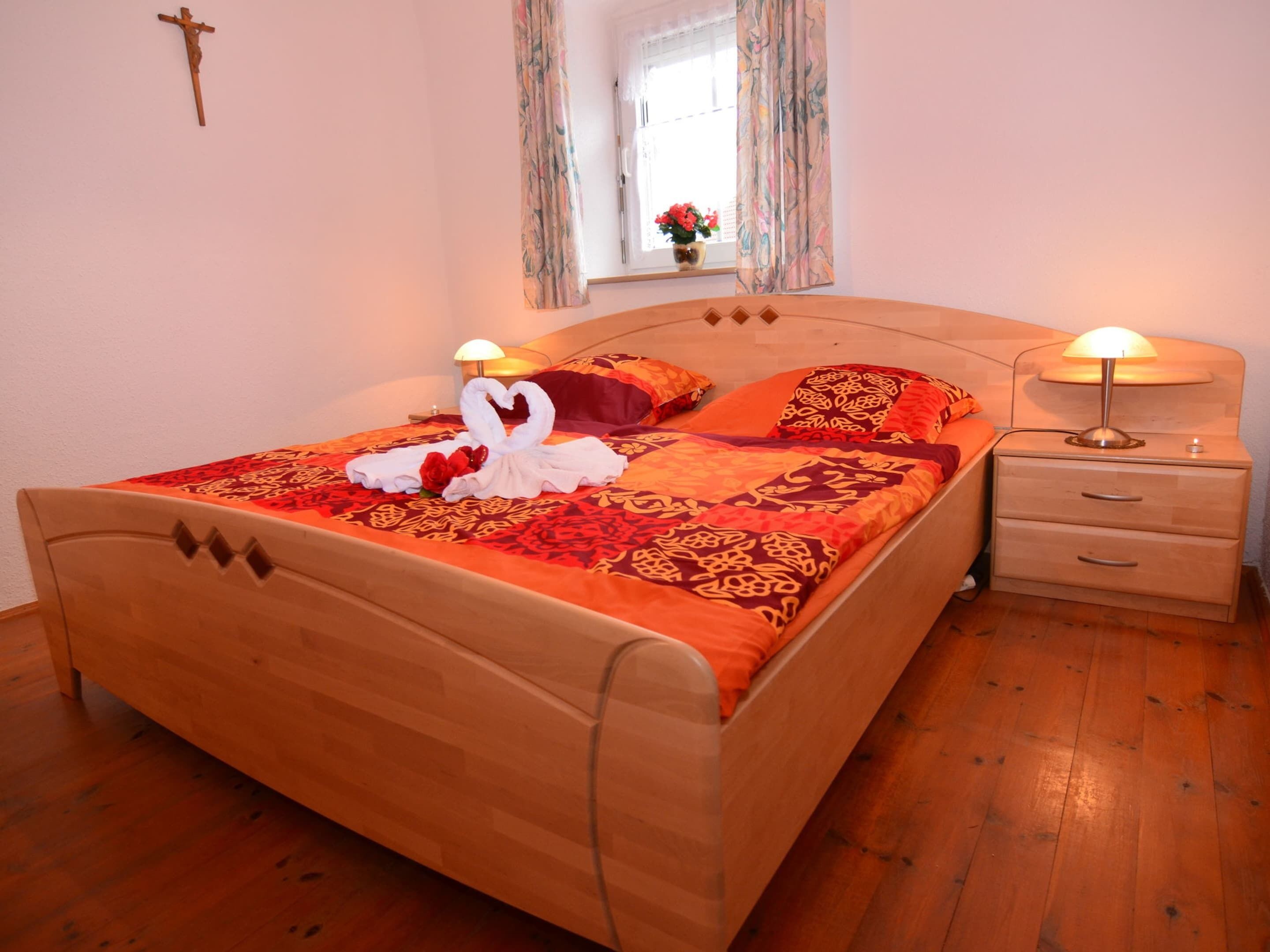 House | 2 bedrooms, iron/ironing board, individually furnished, bed sheets