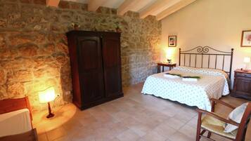 House | 2 bedrooms, individually furnished, bed sheets