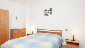 2 bedrooms, individually furnished, bed sheets