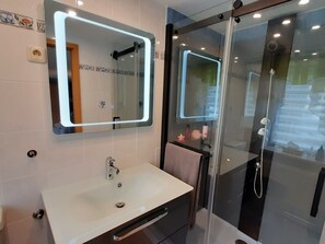 Ferienhaus | Badezimmer