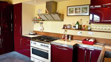 Ferienhaus | Eigene Küche | Mikrowelle, Wasserkocher mit Kaffee-/Teezubehör