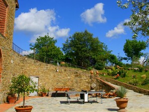 House | Exterior - Hillside Escape in Vinci (Vinci)