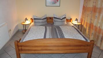 Apartment | 1 bedroom, individually furnished, bed sheets