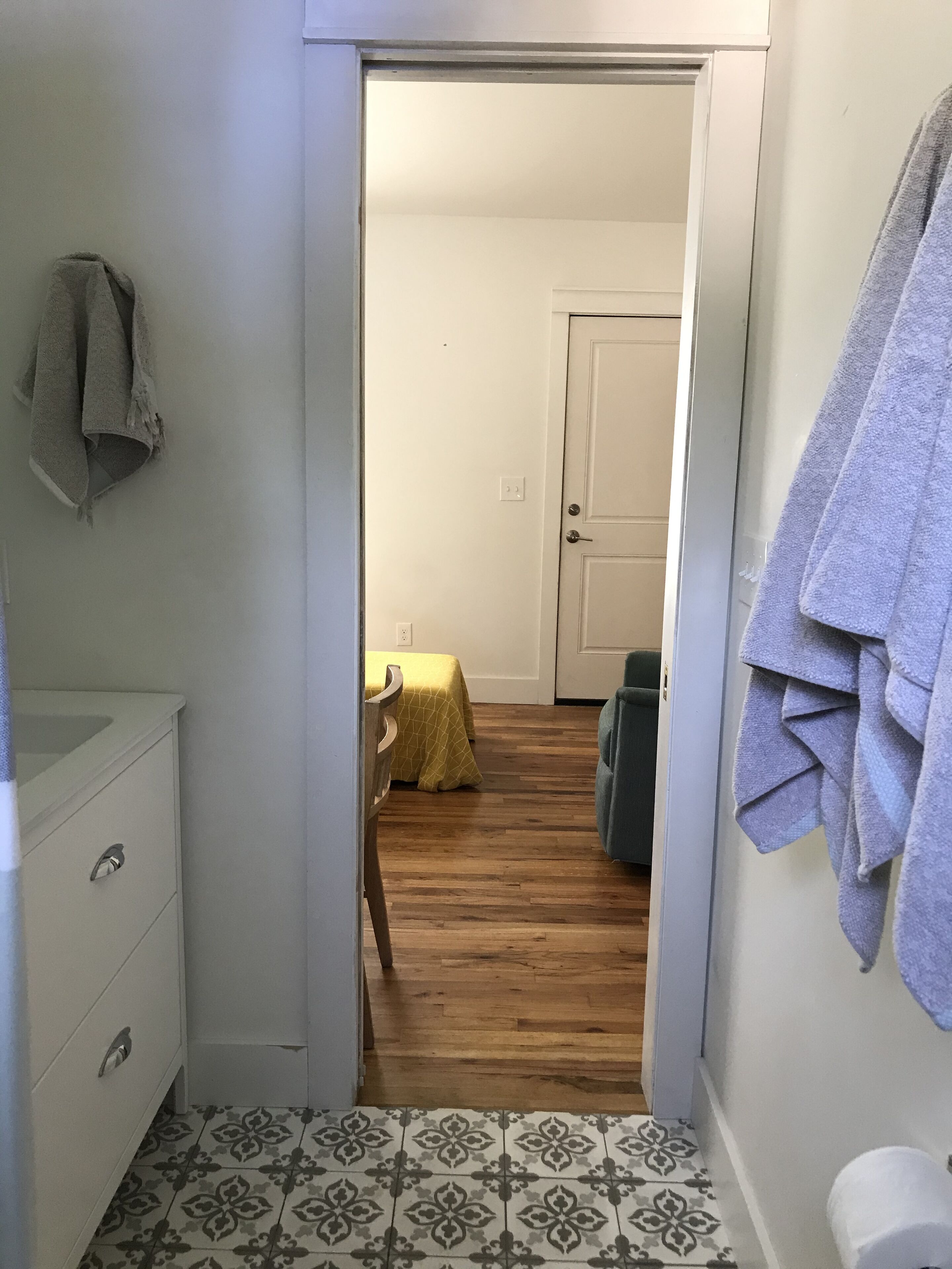 1 chambre, fer et planche à repasser, lit parapluie, Wi-Fi gratuit