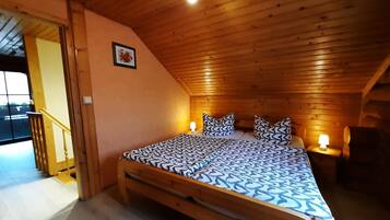 House | 3 bedrooms, individually furnished, bed sheets