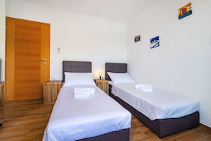 In-room safe, iron/ironing board, free WiFi - Apartment Lucija Novum (Novigrad)