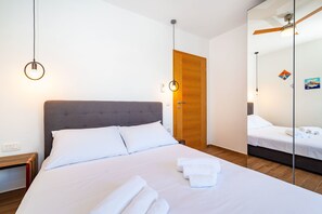 Zimmersafe, Bügeleisen/Bügelbrett, kostenlose Babybetten