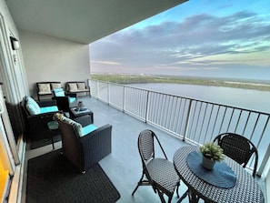 Property grounds - Serene Oasis Lakefront Penthouse Facing Disney (Orlando)