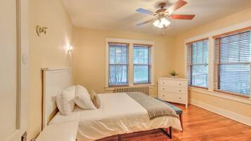 1 Schlafzimmer, Schreibtisch, Bügeleisen/Bügelbrett, kostenloses WLAN