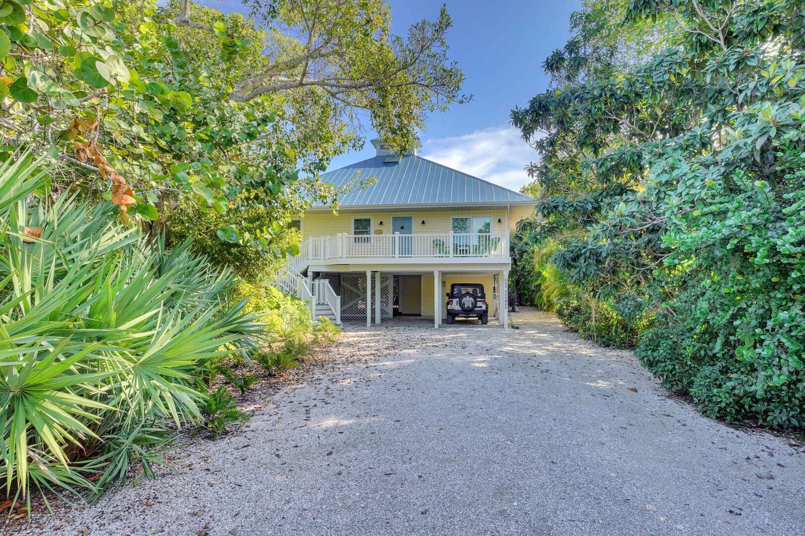 Dream home with incredible outdoor space. Walk to beach & restaurants!